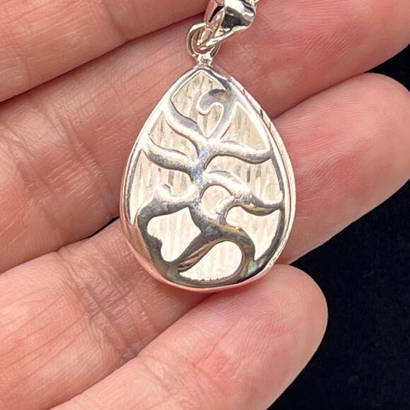 2 Fashion Pendants with One Silver Tone Lobster Clasp 18" Chain - Picture 3 of 8